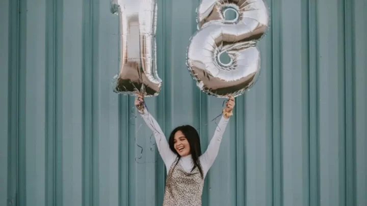 30 textos de cumpleaños para su 18 aniversario: ¡viva la mayoría!