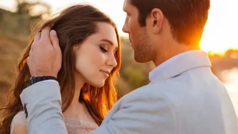 15 Señales de que un hombre de Escorpio está locamente enamorado de ti
