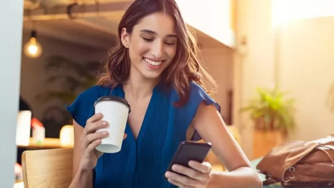 ¡Feliz cumpleaños! 50 mensajes divertidos para hacer reír a todo el mundo