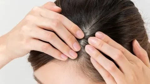 Exfoliación del cuero cabelludo: un paso esencial para un cabello sano