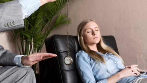 ¿Cómo utilizar la hipnosis para adelgazar mientras duermes?