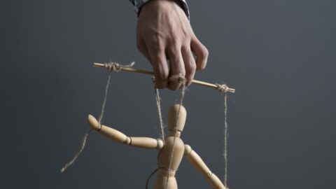 ¿Cómo explicar la malicia del manipulador?