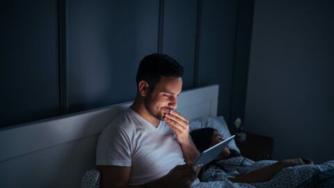 Stashing: ¿por qué un hombre oculta que tiene novia?