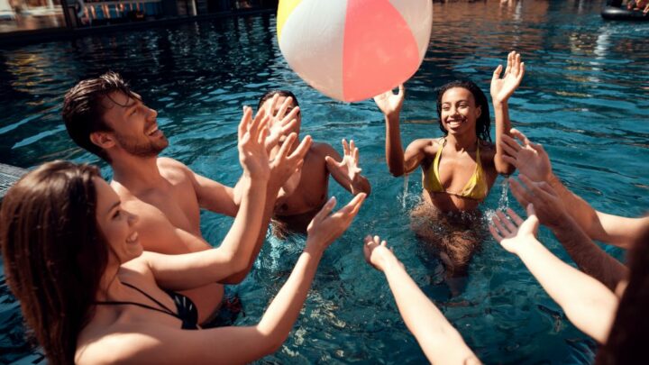 Pool party: ¿cómo organizar una fiesta inolvidable en la piscina?
