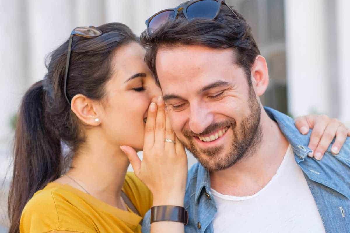 Die 7 Arten, auf die sich Widder und Skorpion immens zueinander hingezogen fühlen